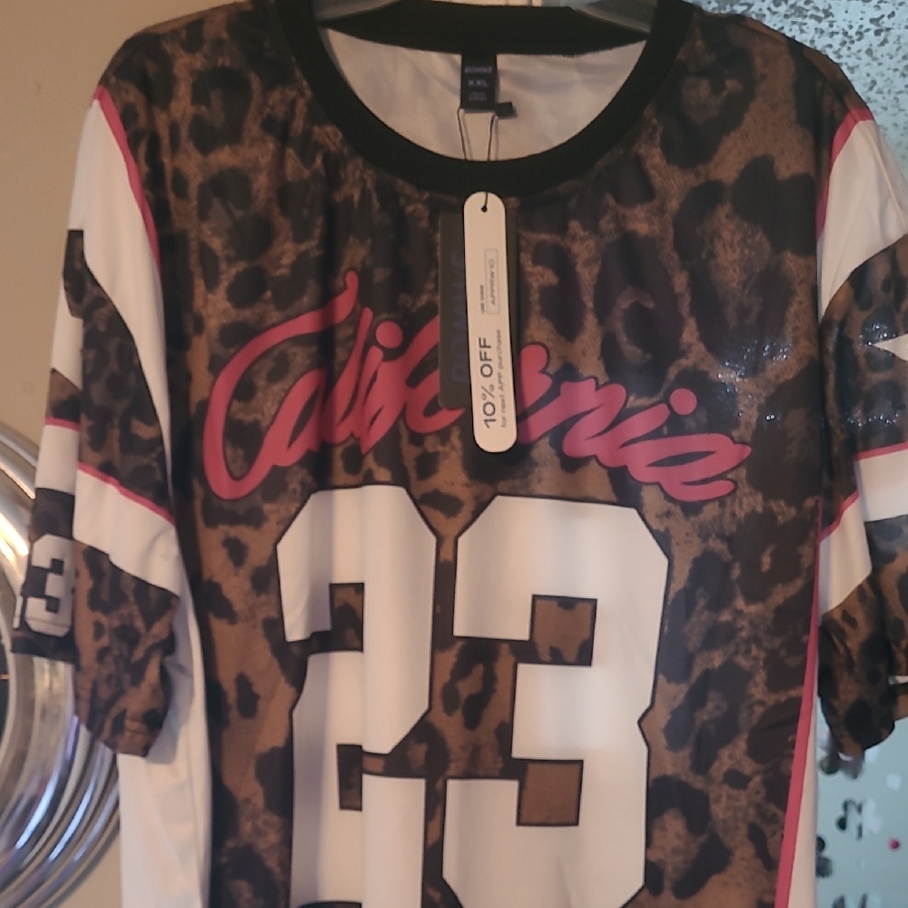 ROMWE Mens Leopard Print Jersey with California Text